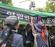 '청계천 분향소' 철거 과정서 민주노총 4명 현행범 체포 ···노정관계 강대강 치닫나