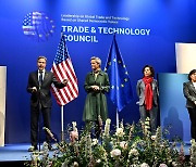 챗GPT 위력 인정한 미국-EU, 부작용 줄일 ‘AI 행동강령’ 세운다