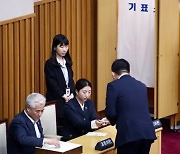 ‘성추행’ 의혹 박성호 부천시의원, 결국 의원직 상실