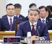 韓日국방장관, 싱가포르서 4년만에 양자회담…초계기 갈등 물꼬트나