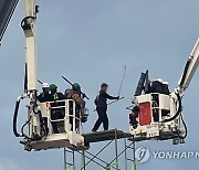 '망루 농성' 한국노총 금속노련 사무처장 구속영장