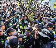 경찰 "간부 줄소환" vs 노조 "경찰 고발"...양보 없는 대치