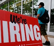 미국 5월 일자리 34만개 늘었지만, 실업률 높아져… “기준금리 어쩌나”