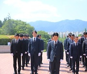 [창원소식] 경남농협, 임직원 충혼탑 참배 등