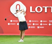 정윤지, KLPGA 롯데 오픈 2R 선두 도약