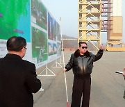 RFA "북한 서해위성발사장 주발사장에 차량 모두 사라져"