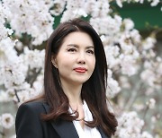 백지연, 범 현대가와 사돈…아들 결혼식에 박중훈·신애라·이정현·박성웅 등 참석