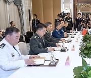 양자 회담 갖는 韓·中 국방장관