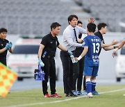 [b11 현장] "본인이 더 후련할 것" 박동혁 감독, 고무열 시즌 첫 골에 함께 기뻐했다