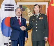 이종섭, 中국방부장과 첫 회담…北 비핵화 역할 당부