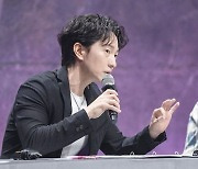 "나 배우 마이클 리인데" 그 페북 메시지에…팬은 2억 뜯겼다