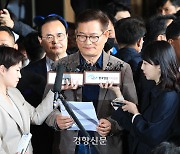 ‘돈봉투 의혹’ 송영길 “귀국한 지 한 달 반···검찰, 소환도 안해”