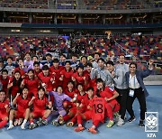 U-20 월드컵 8강 경험…홍명보 감독도 기쁜 김은중호의 8강 "지금 잘하고 있다"