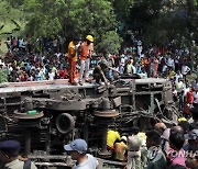 INDIA TRAIN ACCIDENT