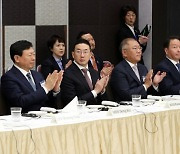 美·日이어 베트남으로…경제사절단 나서는 韓기업 총수들
