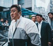 `범죄도시3` 흥행에 하반기 대작 줄 대기… 물만난 영화株