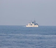 미·캐나다 군함, 대만해협 통과... 중국 군함은 '위협 기동'