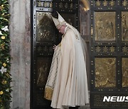 나체 반전 시위 벌어졌던 바티칸 대성당, 정화 미사