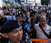톈안먼 34주년, 홍콩에서 체포 · 연행 잇달아…"촛불을 들자!"