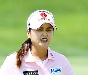 [ST포토] 최혜진 '덥다~'