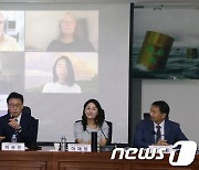 토론회 축사하는 박광온 원내대표