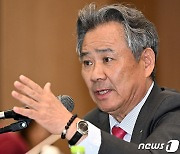 연석회의 참석해 발언하는 이기흥 회장