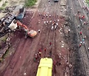 인도, 열차 사고 구조 마무리 단계..."7일부터 운행 재개"