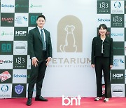 [bnt포토] '기념촬영하는 터글 한윤구 이사-김민영 본부장'