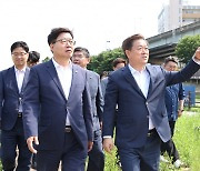염태영 경기경제부지사, 광명 안양천 지방정원 조성 지원