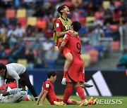 조 2위만 살아남은 4강…한국은 유일한 무패팀