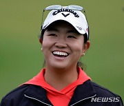 LPGA '데뷔전 우승' 활짝 웃는 로즈 장