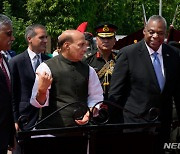 美국방장관, 中에 맞서기 위해 인도와 국방 파트너십 강화 논의