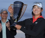 로즈 장, 72년 만에 프로 데뷔전서 LPGA 투어 우승 “LPGA 회원 수락, 2023시즌 뛴다”