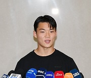 [ST포토] 오현규 '양손 꼭 쥐고 인터뷰'