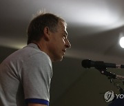 친선 경기 명단 발표하는  클린스만 감독