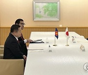 일본 외무상과 아세안 사무총장 회담