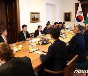 헝가리 총리와 회담하는 김진표 국회의장