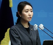 더불어민주당 '이동관 특보는 방통위원장으로서 자격미달'