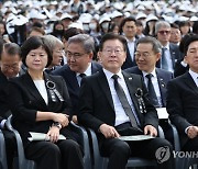 [사설] "천안함 자폭" 혁신위원장 임명했던 李, 선열 운운 자격 없다