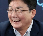 ‘실망의 틈’ 사이서 존재감 찾는 유승민