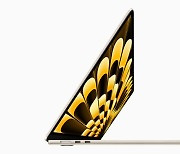 애플, 괴물 칩 탑재된 '맥북 에어 15' 공개…189만원부터 시작