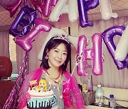 김희선, 찐공주마마 납시오… 송혜교·송윤아도 축하한 생일!