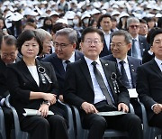 김기현 "민주당은 북한 정당인가"… 이재명 "외세에 위탁하면 국민을 고통으로 몰아넣어" [투데이 여의도 스케치]