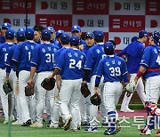 '백정현 4승+강민호 3안타' 삼성, NC 4연승 저지