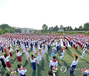 북한, 전국소년단원들의 충성의 편지 증정모임 진행