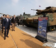 2023 연합·합동 화력 격멸훈련, 장갑차 살펴보는 한-폴란드