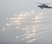 2023 연합·합동 화력 격멸훈련, 플레어 발사한 아파치 헬기