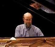 한국 사랑한 피아니스트 조지 윈스턴 별세..향년 73세