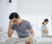 이유 없는 우울·불안·짜증… 위기의 중년 부부, 원인은 갱년기?