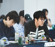 Park Chan-wook-produced film 'War and Revolt' to star Gang Dong-won, Cha Seung-won